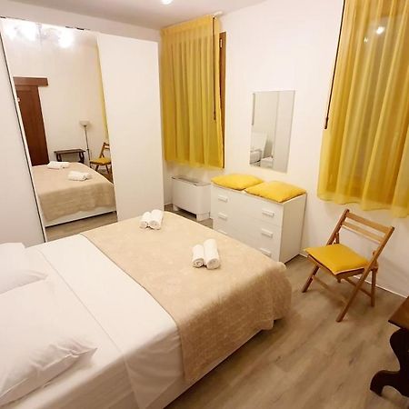 Calle Dei Guardiani Rooms Venice Exterior photo
